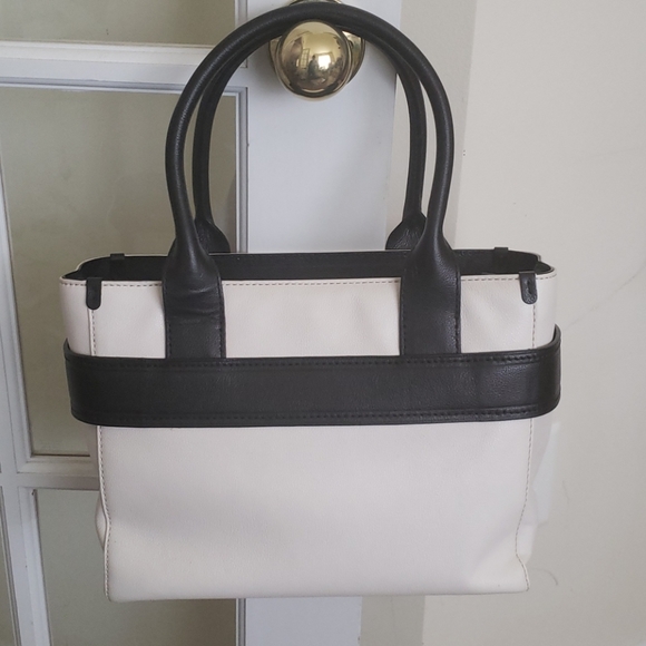 COPY - Kate Spade Villabella Quinn Double Bow Bag… - Picture 2 of 11